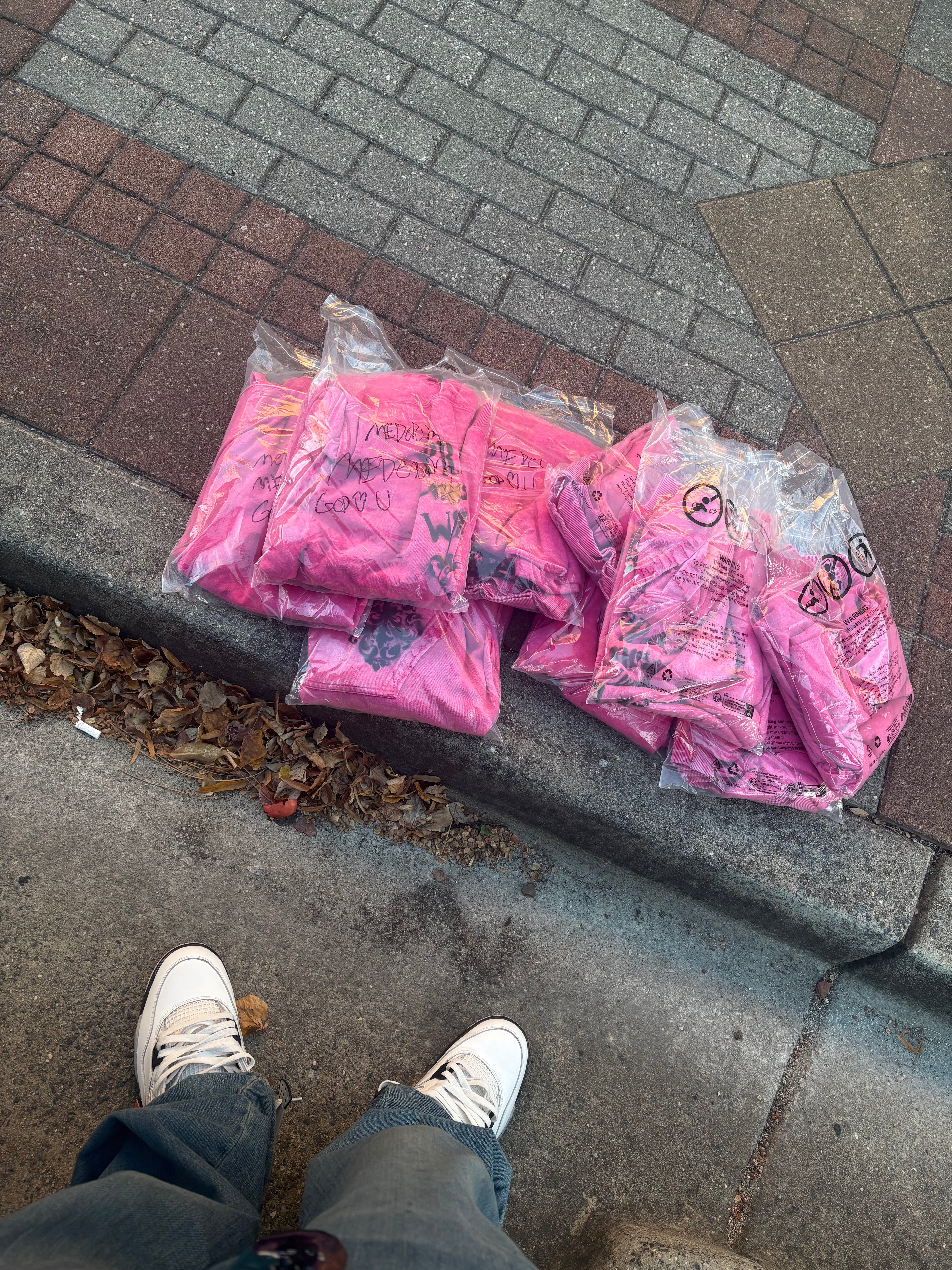 Pray more worry less pink