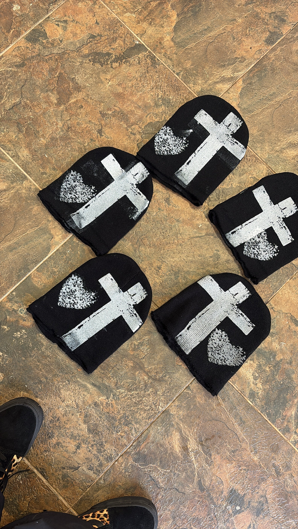 CROSS BEANIE