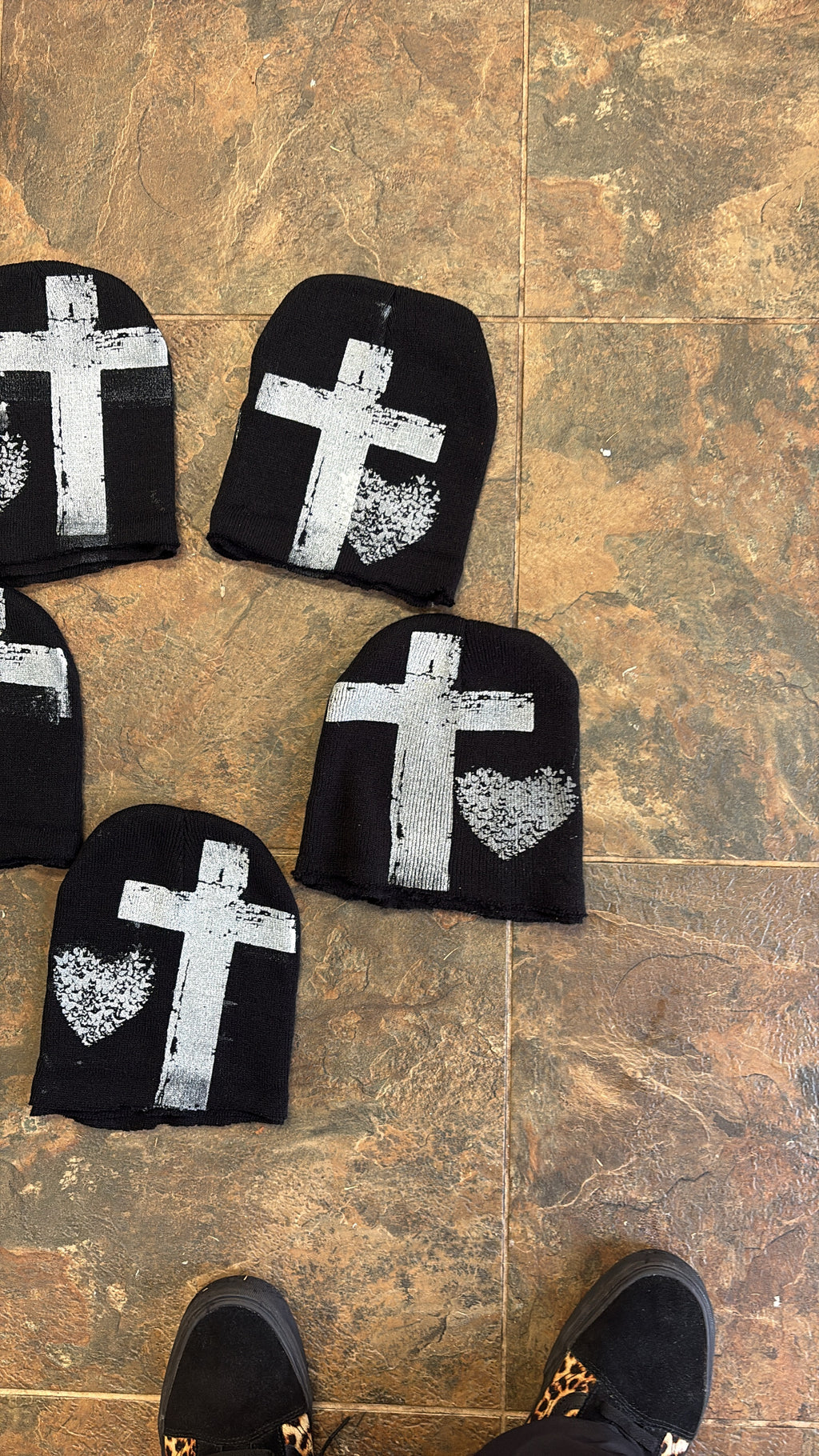 CROSS BEANIE